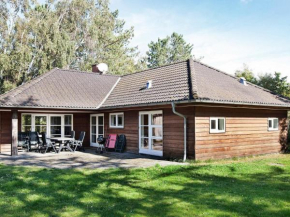 Modern Holiday Home in Store Fuglede with Garden